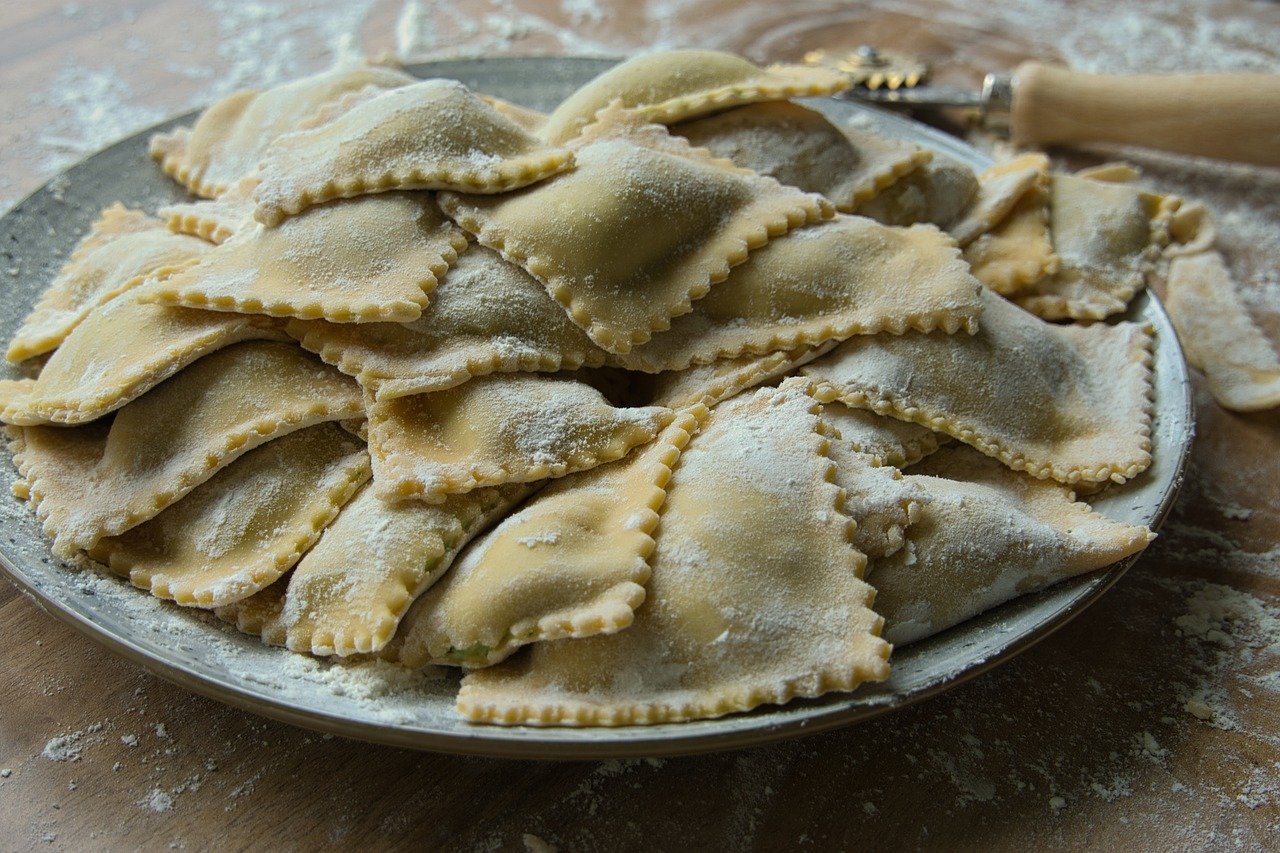 entdecken sie köstliche traditionelle rezepte, die die aromen vergangener zeiten bewahren. von herzhaften gerichten bis zu süßen leckereien - lassen sie sich inspirieren und bringen sie den geschmack der tradition in ihre küche.
