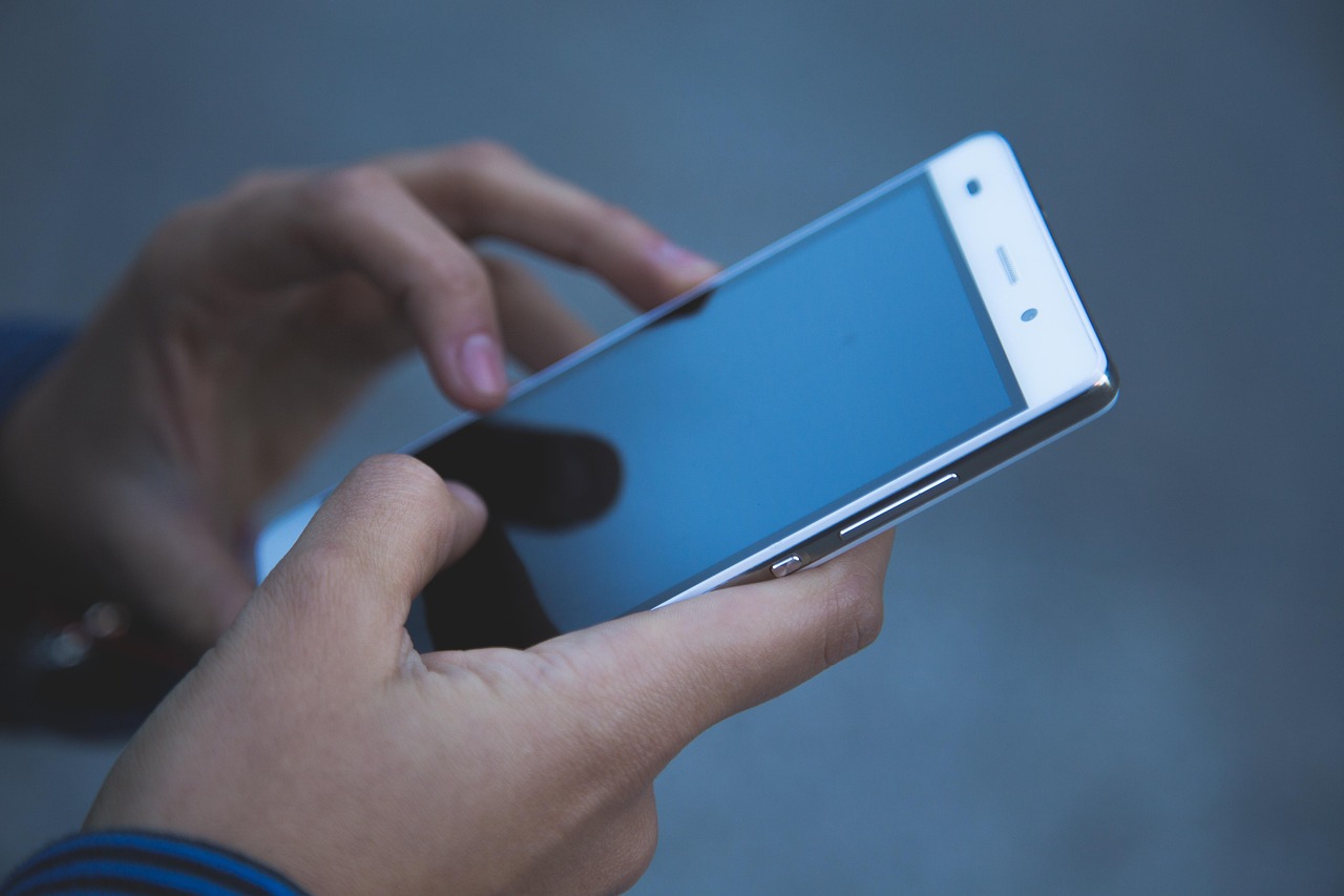entdecken sie die neuesten smartphone-trends 2023! von innovativen technologien bis hin zu stylishen designs - erfahren sie, welche mobiltelefone die zukunft prägen und welche funktionen im trend liegen.