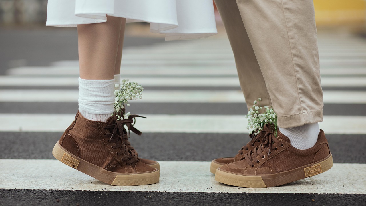 entdecken sie unsere vielfältige auswahl an schuhen für jeden anlass. von eleganten high heels bis hin zu bequemen sneakern – finden sie ihr perfektes paar und setzen sie modische akzente.