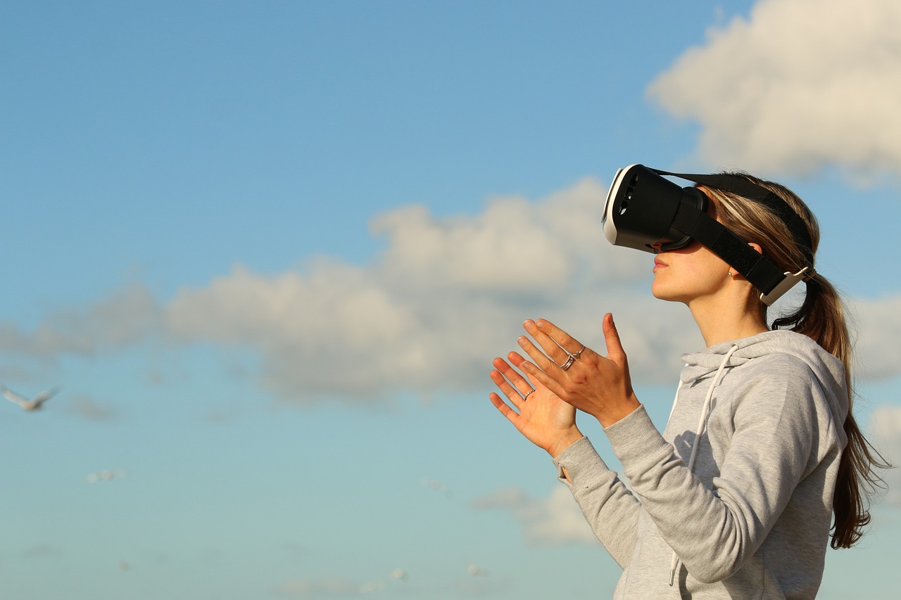entdecken sie die faszinierende welt der augmented reality! erleben sie, wie digitale inhalte die reale welt bereichern und innovative anwendungen in spielen, bildung und industrie ermöglichen.