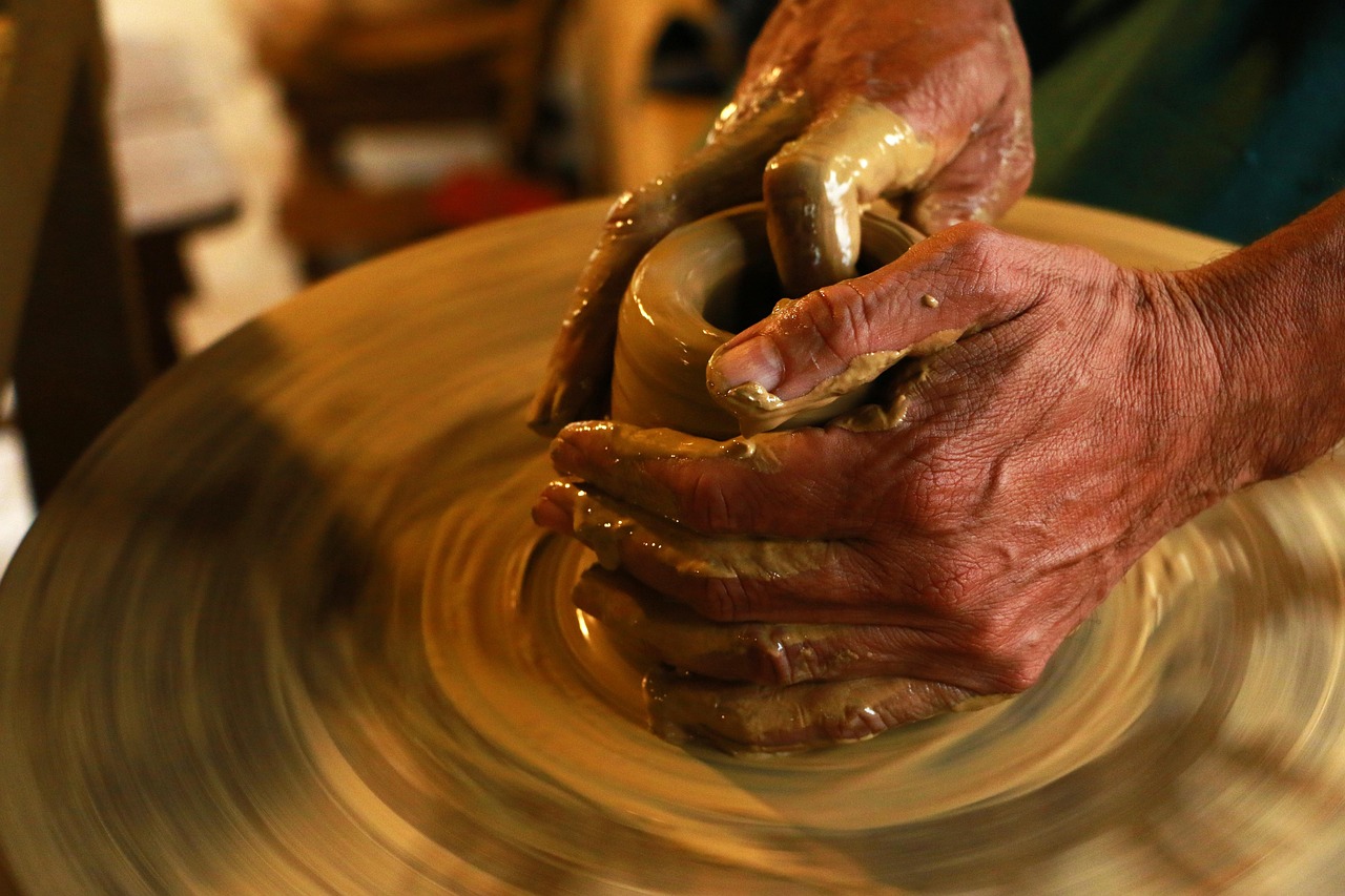 entdecken sie die vielfältigen kochtechniken, die ihre fähigkeiten in der küche verbessern. von traditionellen methoden bis zu modernen ansätzen – erweitern sie ihr wissen und bringen sie abwechslung in ihre gerichte.