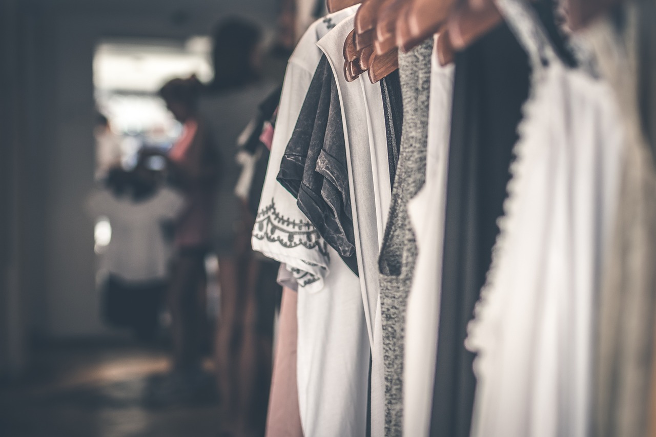 entdecken sie die neuesten fashion trends: stilvolle inspirationen, aktuelle modetipps und must-haves für jede saison. bleiben sie modisch immer einen schritt voraus!